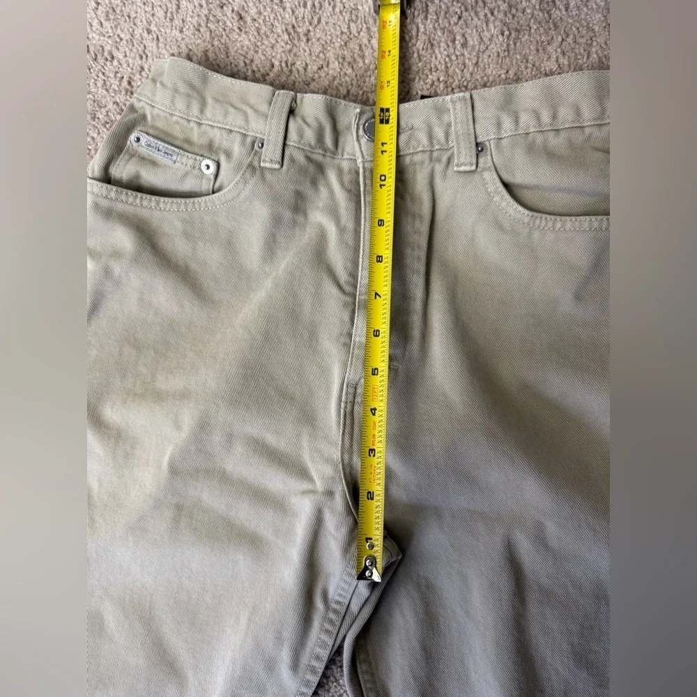 Calvin Klein / Men’s Khaki Jeans / Straight Leg / Size 32